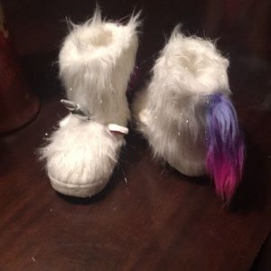 Girls unicorn slippers